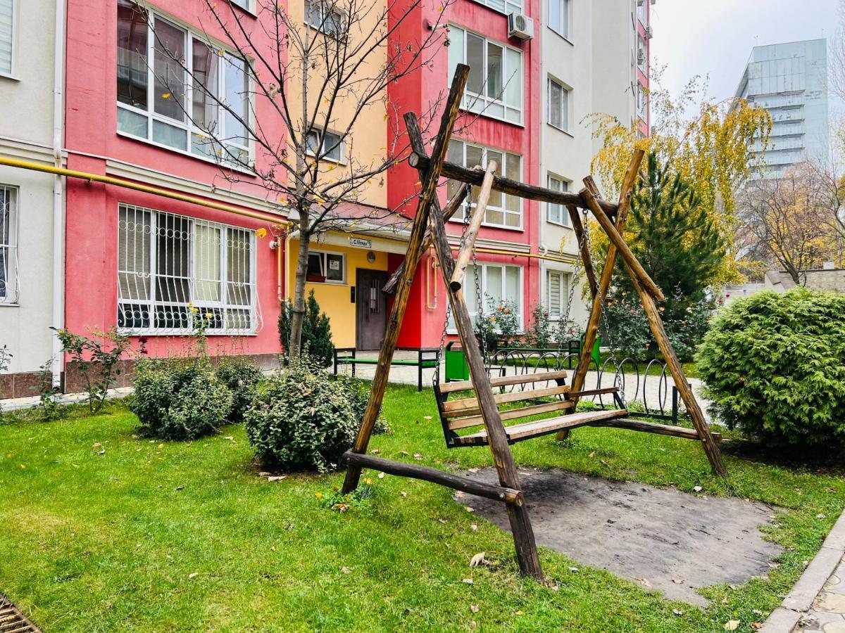 Cozy Apartment In Chisinau Exterior photo