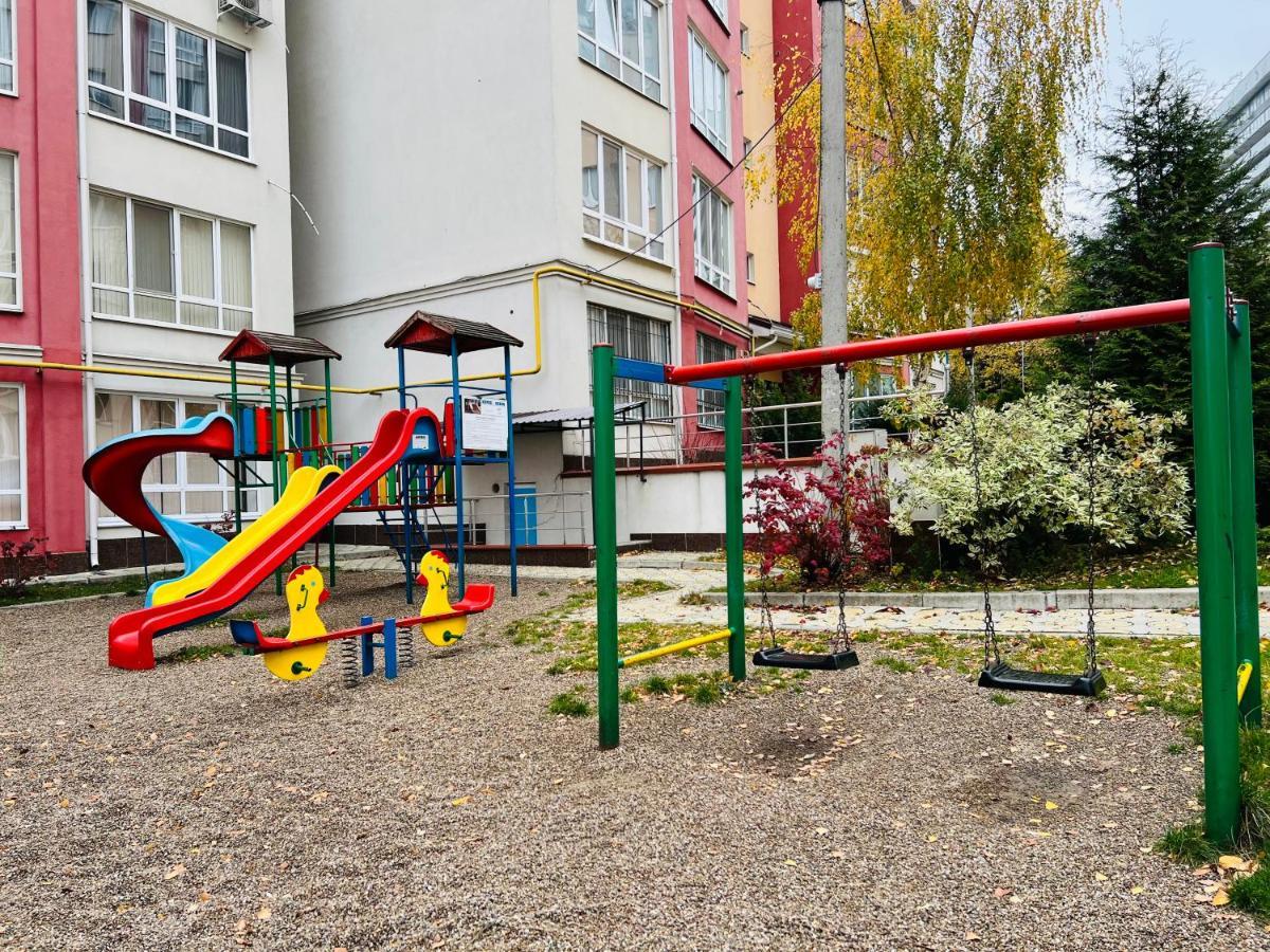 Cozy Apartment In Chisinau Exterior photo